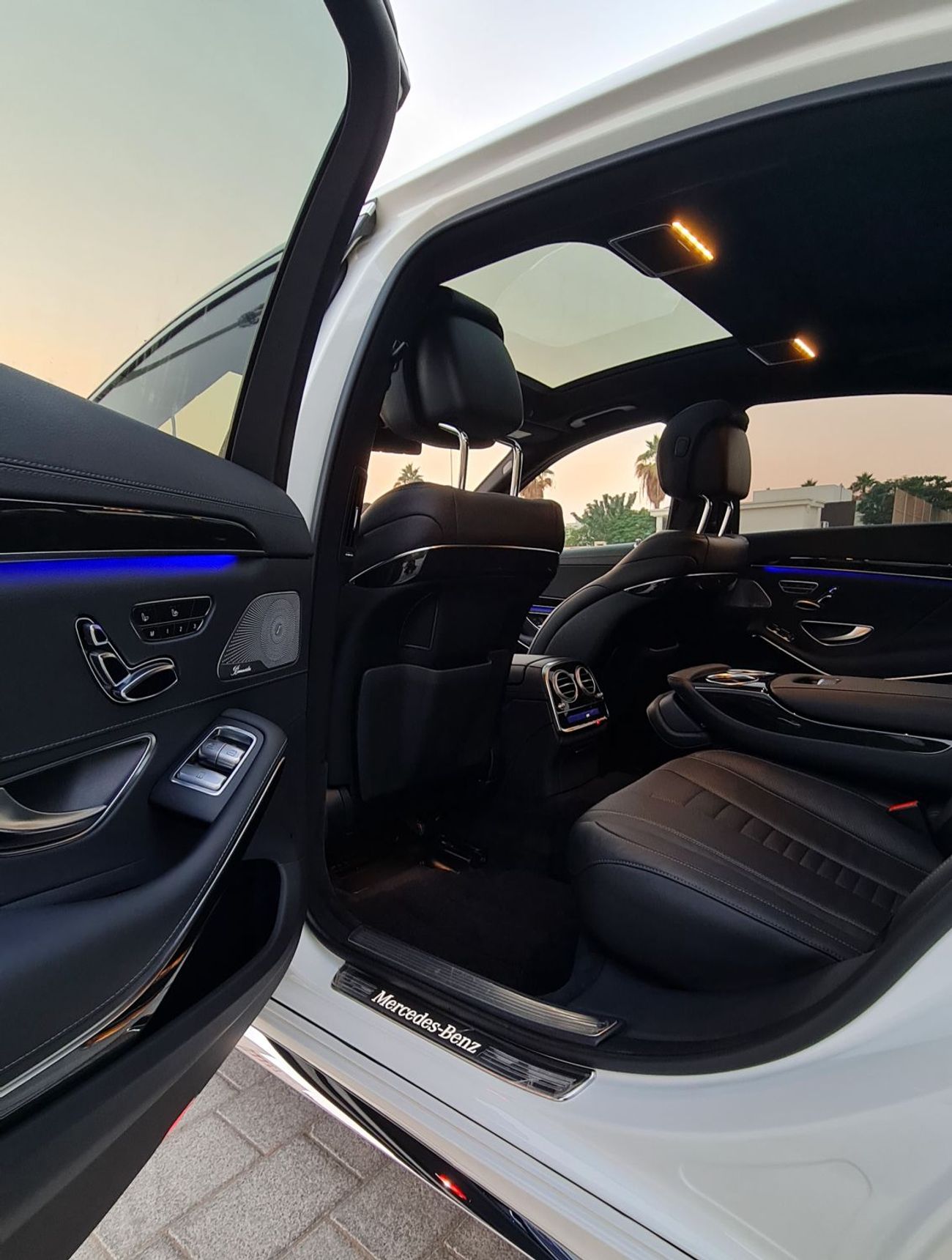 مرسيدس بنز S 560 Exclusive Edition 4.0L