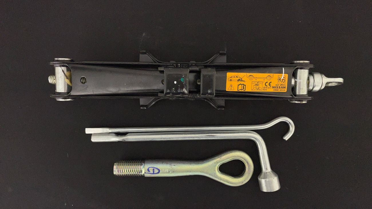 Nissan Sunny SV 1.5 | Zero Down Payment | Home Test Drive