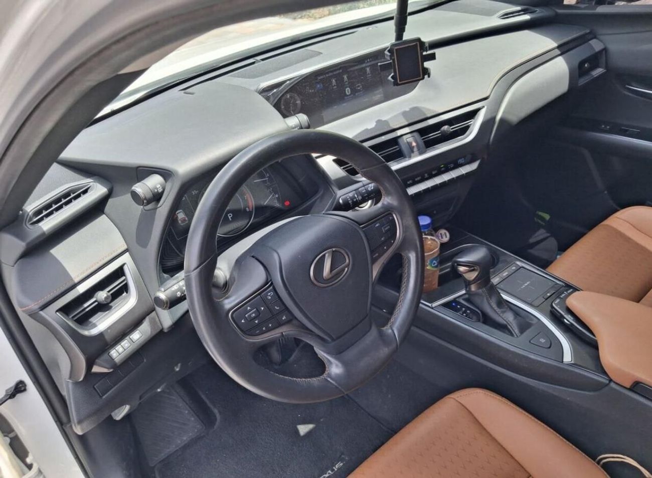 Lexus UX200 Premier 2.0L (169 HP)