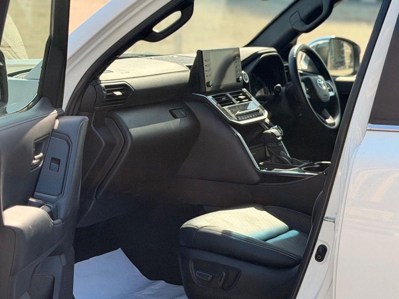 تويوتا لاند كروزر 2024 Model VXR ZX Type Exterior Diesel Engine Full Option Very Clean Title