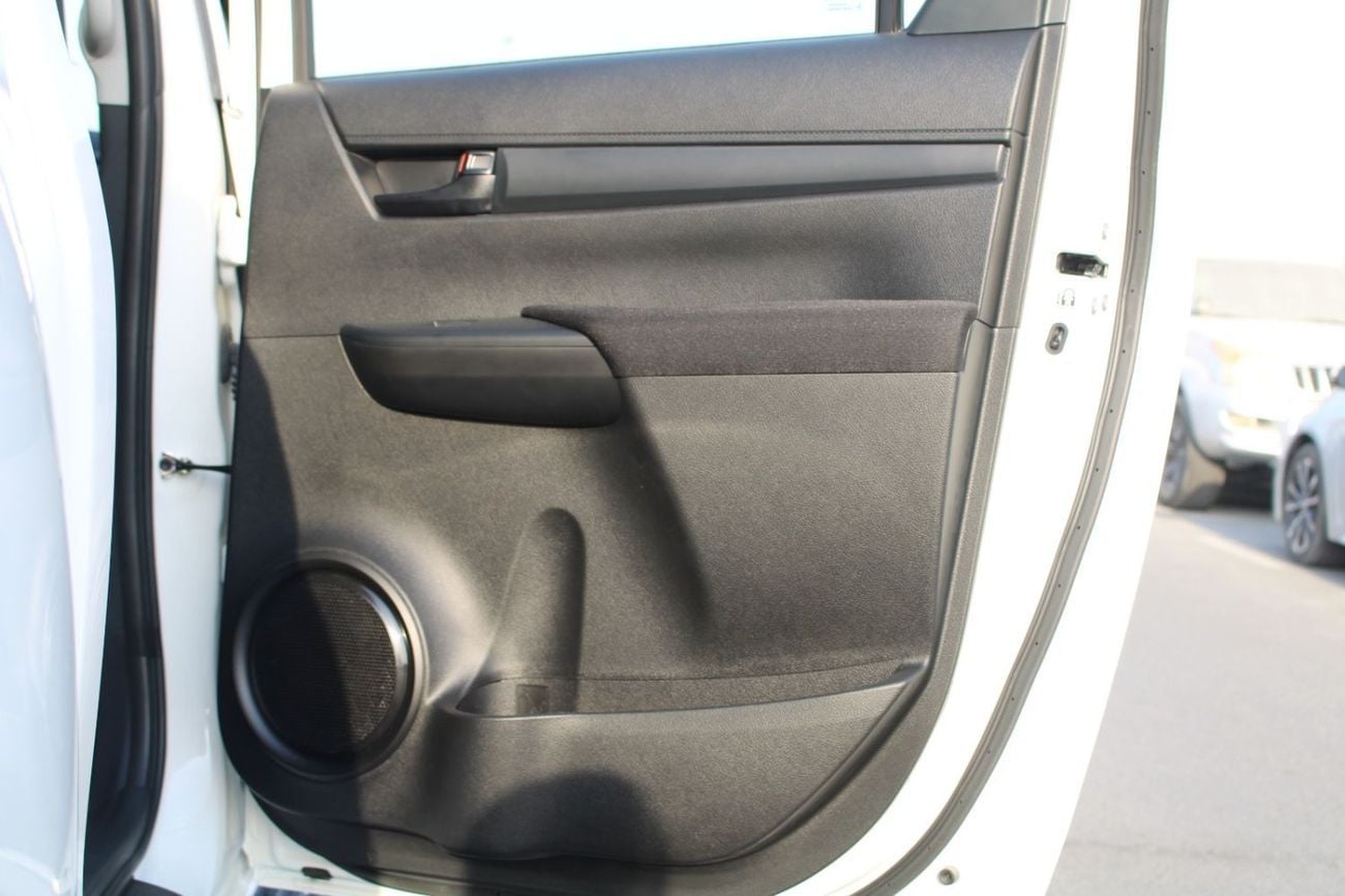 Toyota Hilux TOYOTA HILUX 2.7L PETROL DOUBLE CAB 4X4 COMFORT AUTO TOYOTA HILUX 2.7L PETROL DOUBLE CAB 4X4 AUTO