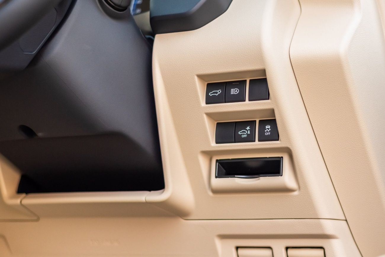 تويوتا لاند كروزر 