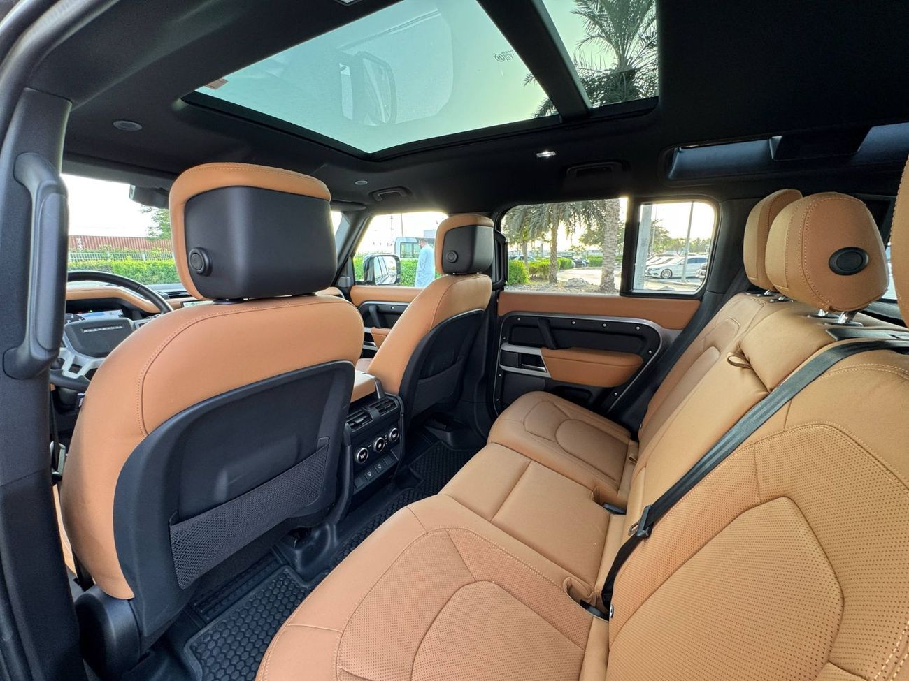 لاند روفر ديفندر P400 110 HSE 3.0L (5 Seater)