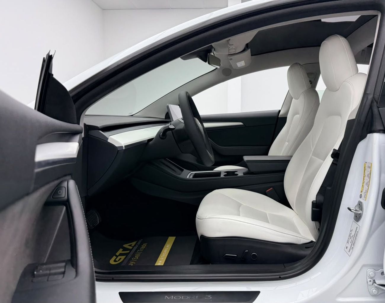 Tesla Model 3 STANDARD RANGE 2023 Tesla Model 3, 2030 Tesla Battery Warranty, Full Tesla Service History, Fully Loaded, GCC