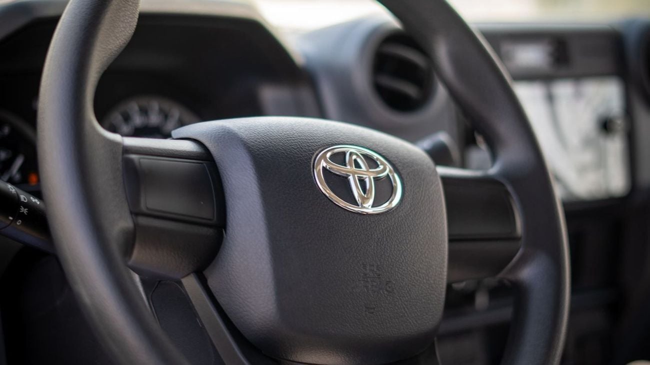 تويوتا لاند كروزر 70 LC 78 HARDTOP 2.8L MT TOYOTA LC 78 4.2 V6 DSL 3 DOOR HTOP 2025 MODEL