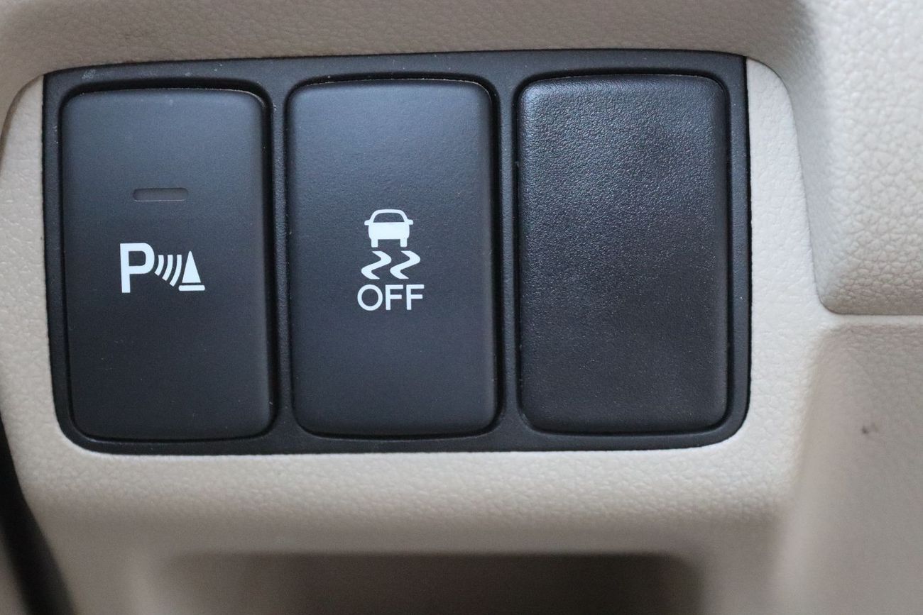 هوندا سي آر في LX خالية من الحوادث - خليجي - فتحة سقف - بحالة الوكالة من الداخل والخارج