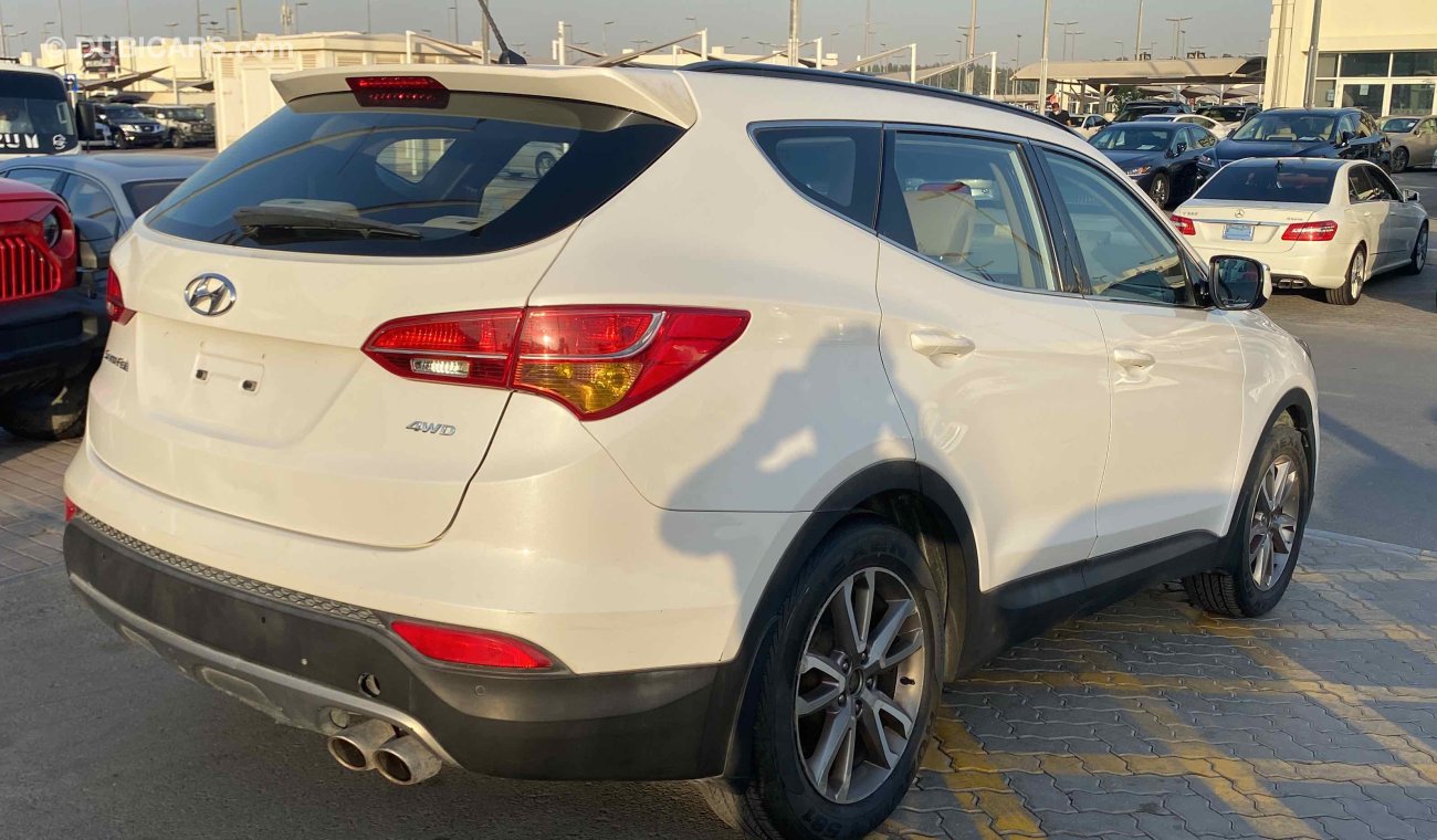 Hyundai Santa Fe خليجي 4*4 GCC