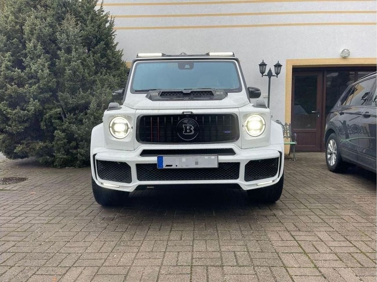 مرسيدس بنز G 63 AMG 6x6 4.0 G63 V8 BiTurbo AMG  LEFT HAND DRIVE