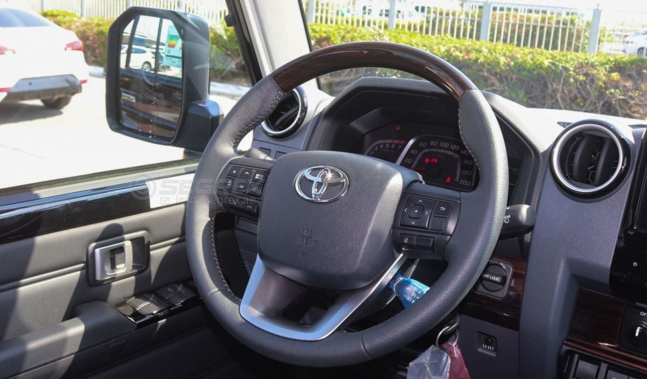 تويوتا لاند كروزر 70 Hardtop LC76 | 4.0L Petrol 4WD 6-Speed Automatic | 2026 Model | Ready for Export