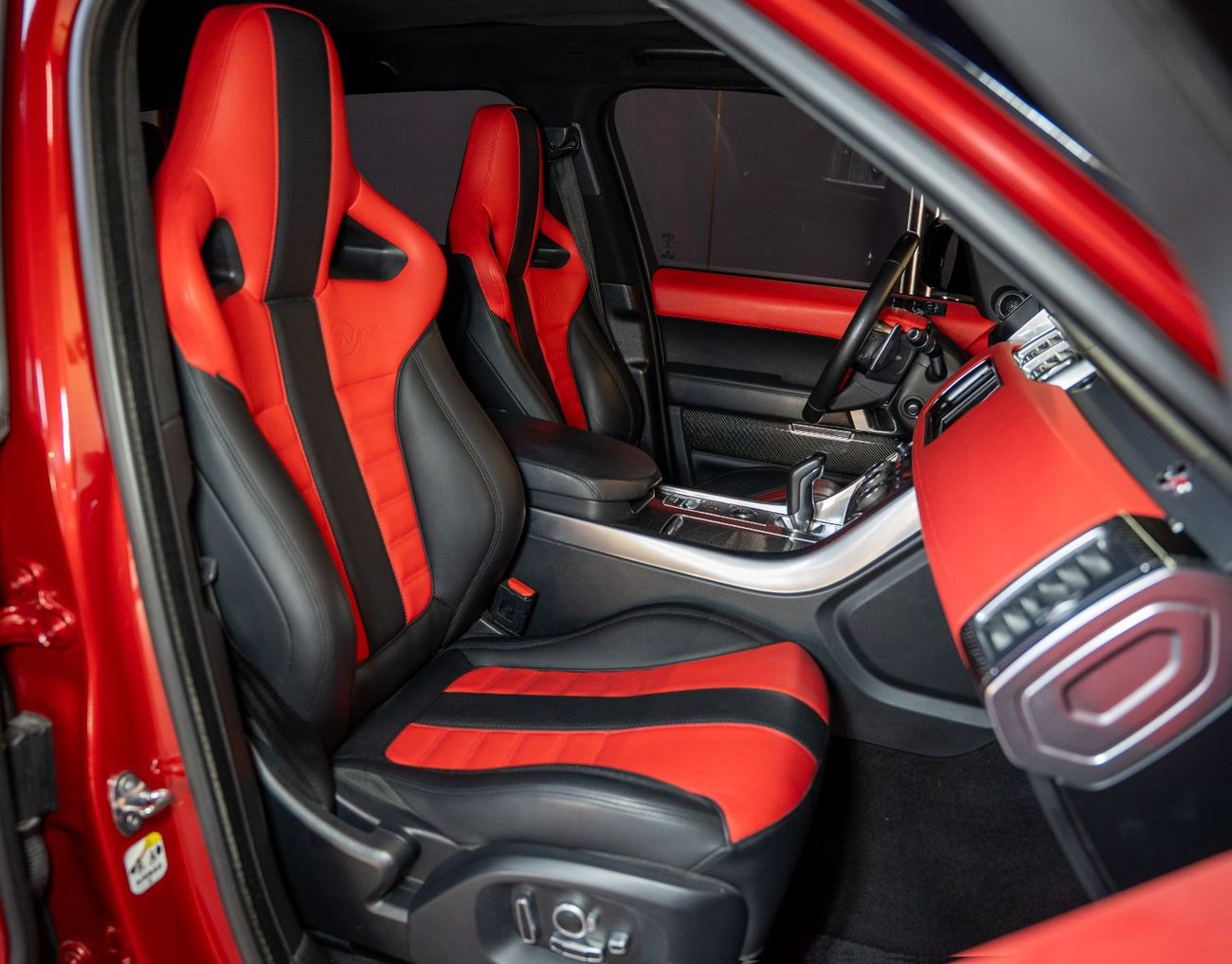 Land Rover Range Rover Sport SVR 5.0L (550 HP) Range Rover  SVR 2016 |  V8 | Full Option