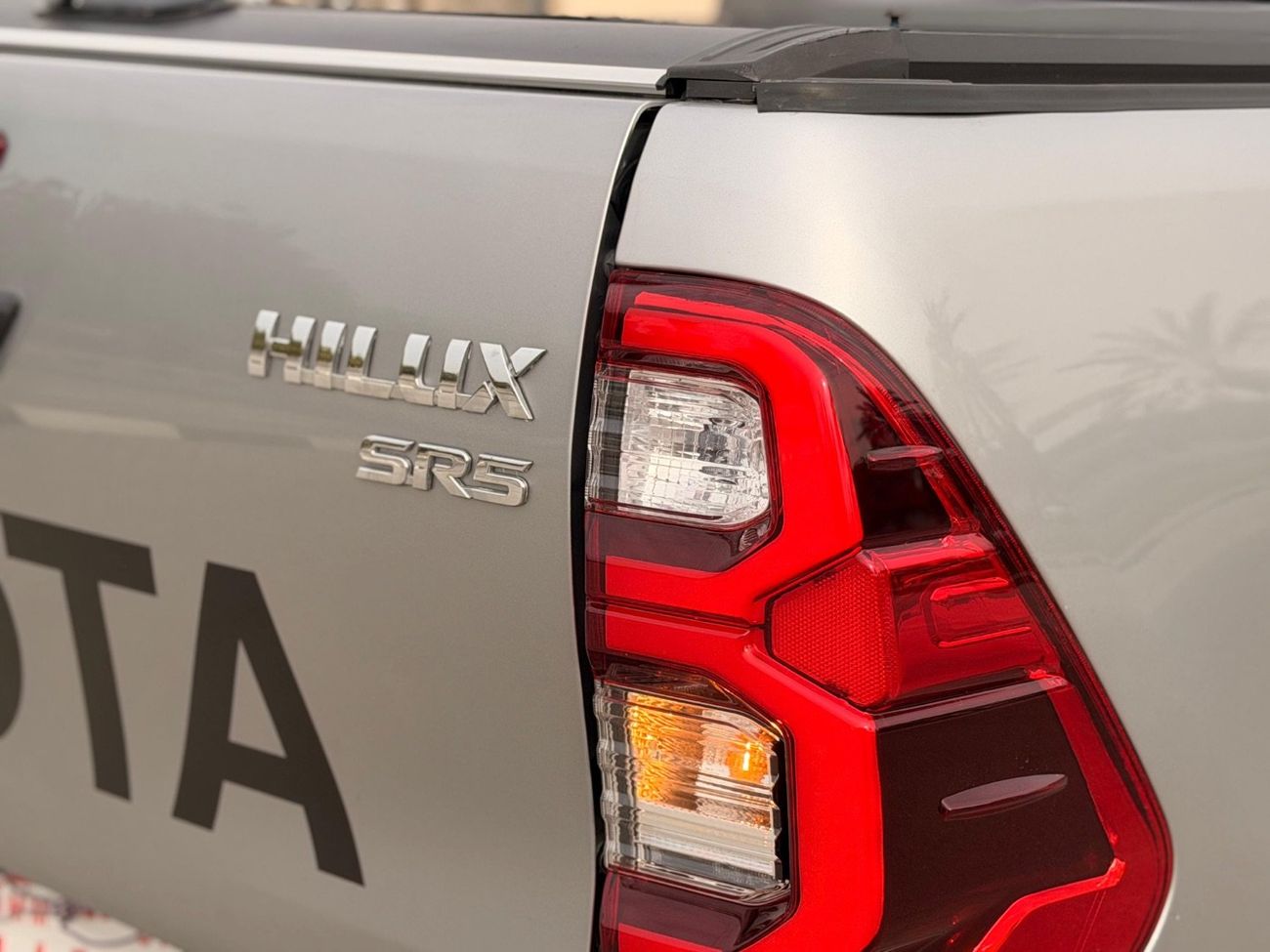 تويوتا هيلوكس SR5 export from Australia