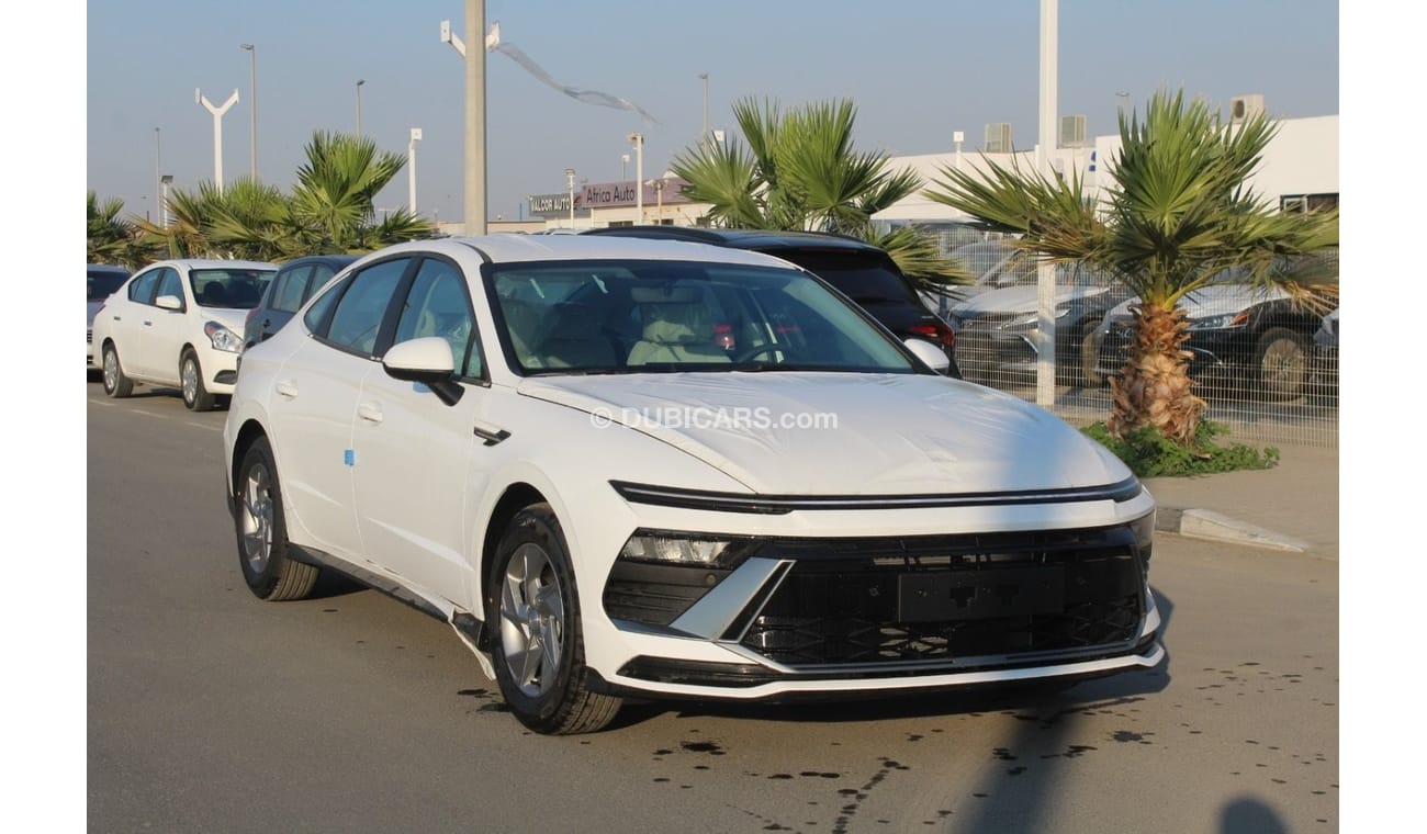 Hyundai Sonata Medium option 2.5 L   Rims 17