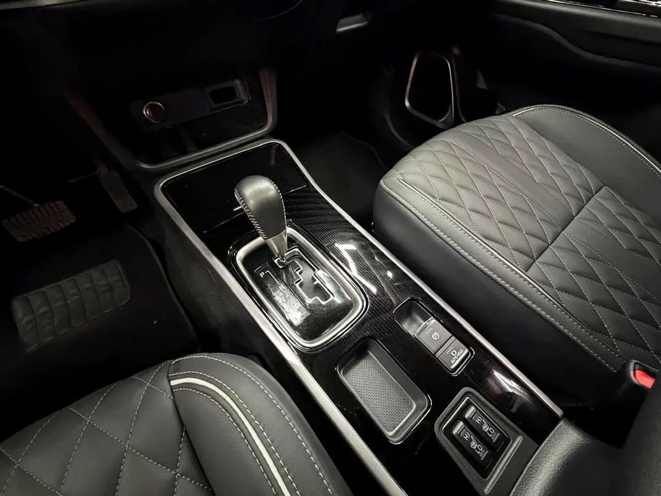 Mitsubishi Outlander 882/M| Downpayment | Leather and Sunroof | Original Paint |