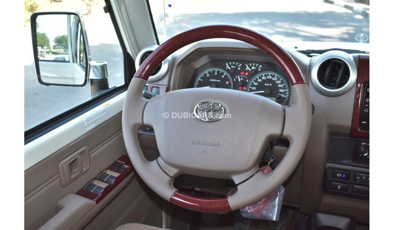 Toyota Land Cruiser Pick Up Double Cab LX Limited V8 4.5L Diesel Manual Transmission