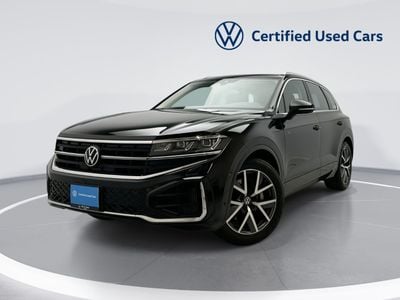 فولكس واجن طوارق R-LINE + 3L | Premium Varenna Leather | Massage Seats | Panoramic Sunroof & Advanced Driver Assistance
