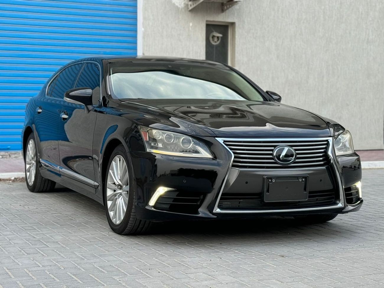 لكزس LS 460 L تيتانيوم