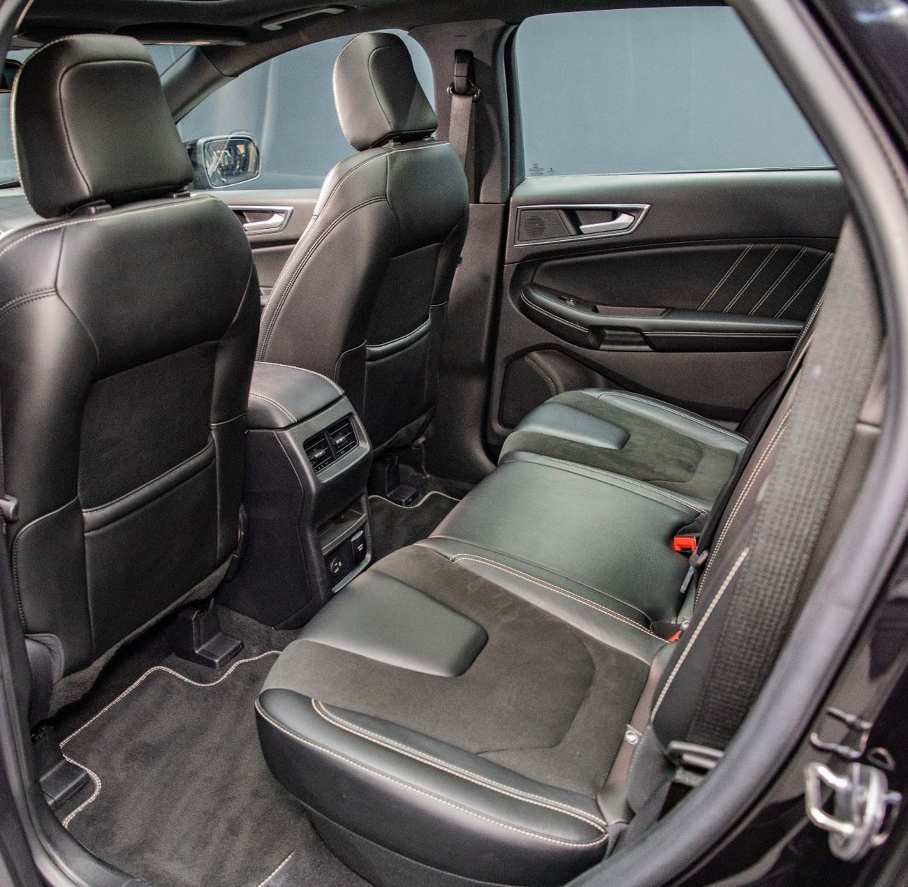 Ford Edge ST Black Exterior Package • Agency Warranty + Service Contract • GCC •