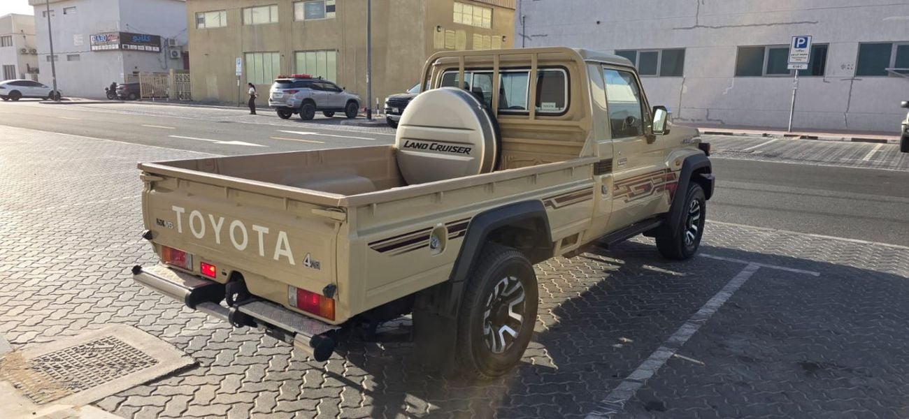 Toyota Land Cruiser Pick Up 4.0 PETROL AUTO GEAR