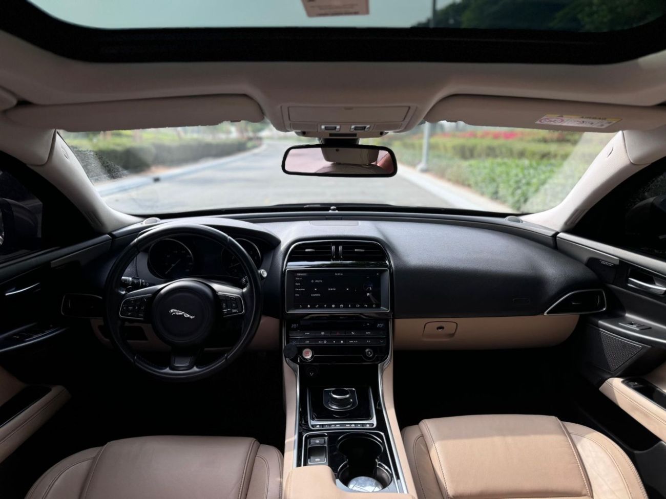 جاكوار XE HSE 2.0L (250 HP)