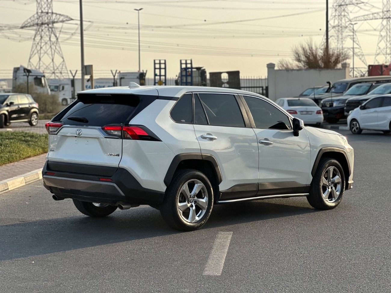 تويوتا راف ٤ premium Japan 360 camera Full Option