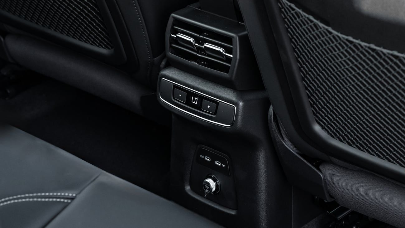 Audi Q4 2025 | AUDI Q4 E-TRON 40 JING VERSION E/V