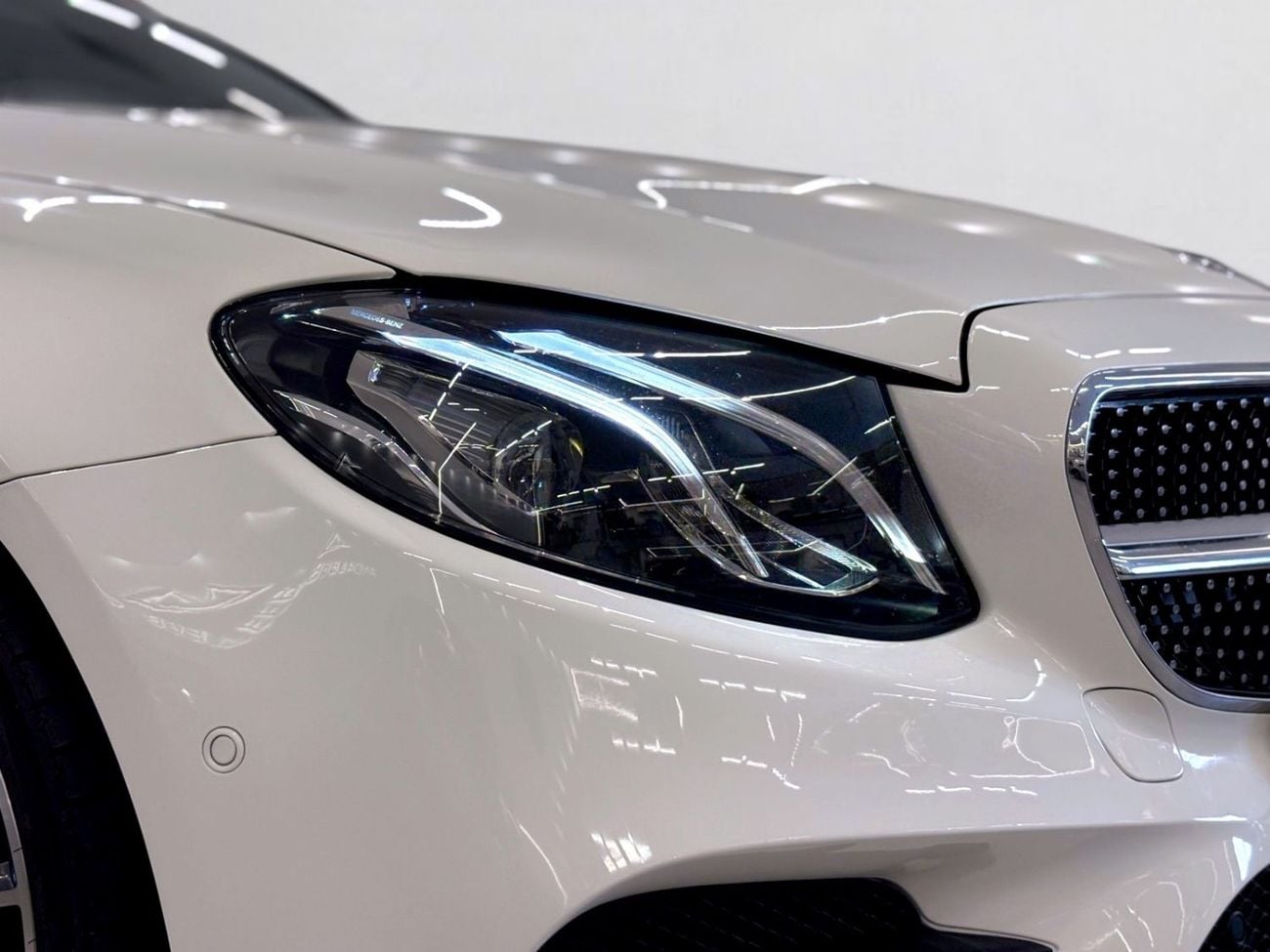 مرسيدس بنز E300 AED 1,260 P.M | 0% DOWN PAYMENT | MERCEDES-BENZ E300 | 2.0L TURBO I4 | 2019