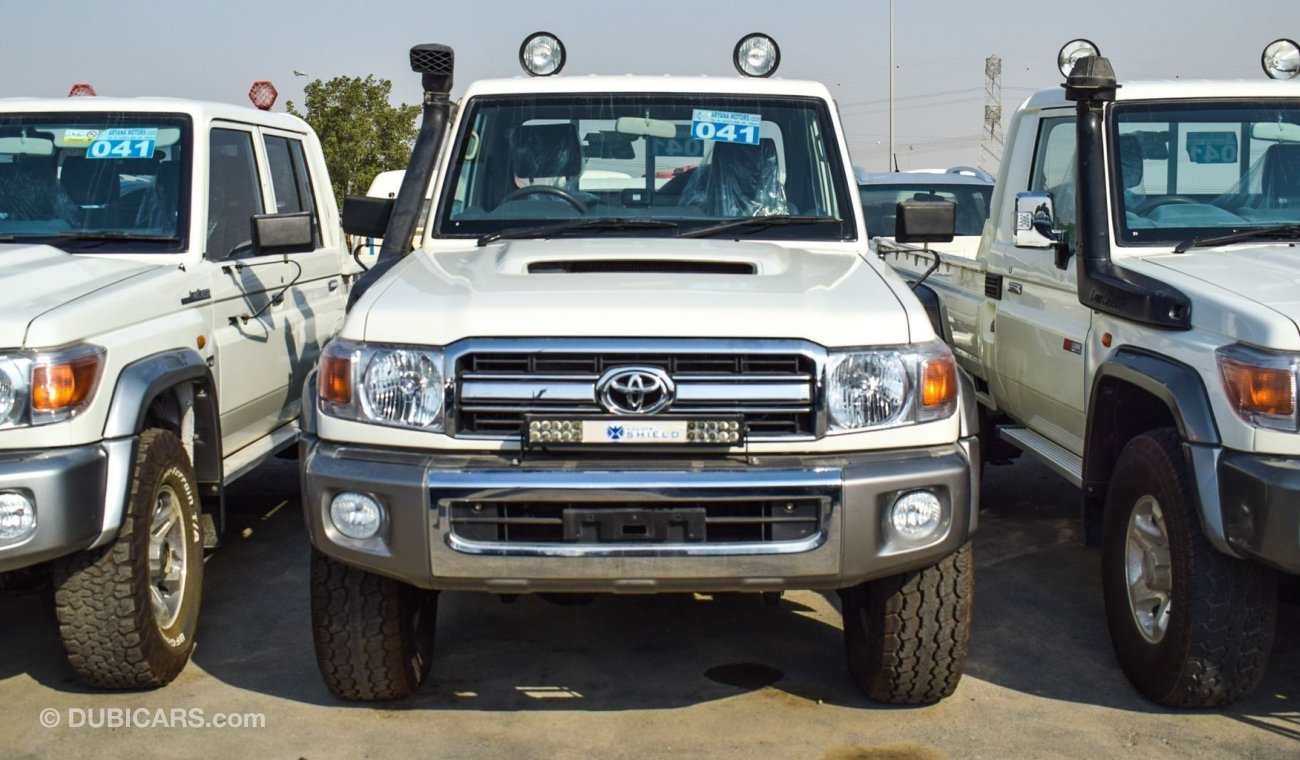 Toyota Land Cruiser Pick Up V8 1VD engine Diesel turbo clean car