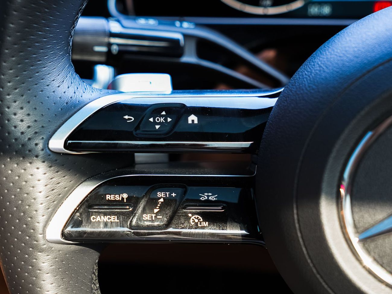 مرسيدس بنز E200 2.0L 2024 (German Specs) Full Edition