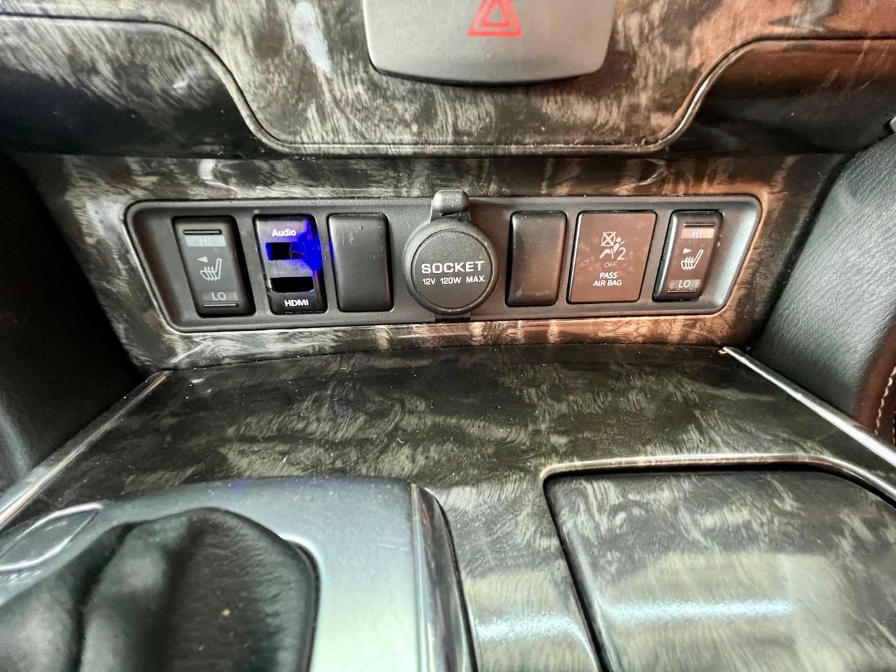 Nissan Armada Armada Le big engine 4+4