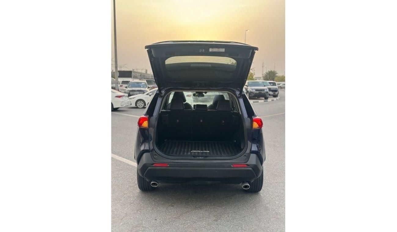 Toyota RAV4 Hybrid TOYOTA RAV4 XLE premium 2021