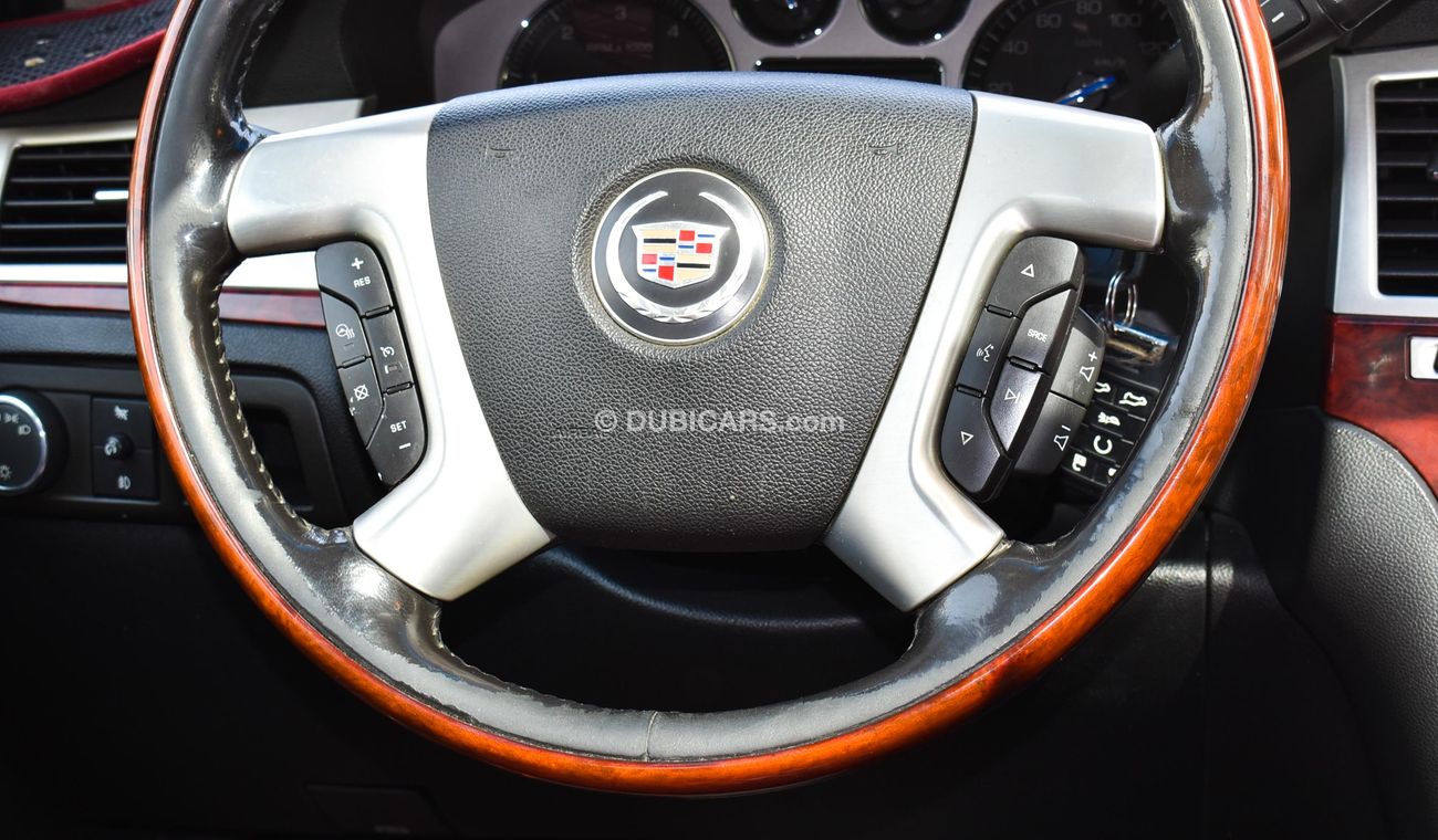 كاديلاك إسكالاد موديل 2007 وارد امريكى رقم واحد فتحة جلد مثبت سرعة تحكم بحالة ممتازة