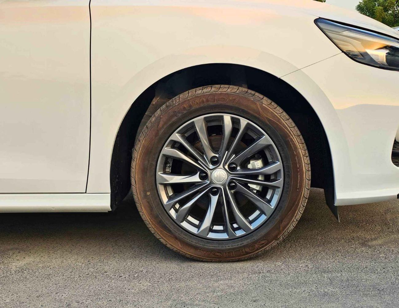 أم جي 5 180DVVT LUXURY / 1.5L PETROL / SUNROOF / LEATHER SEATS / FRONT & REAR CAMERA / CODE#MG5GF