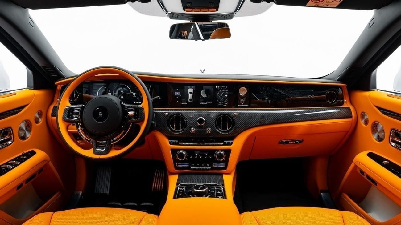 رولز رويس جوست Black Badge - 2026 - GCC Specs - Under Warranty and Service Contract