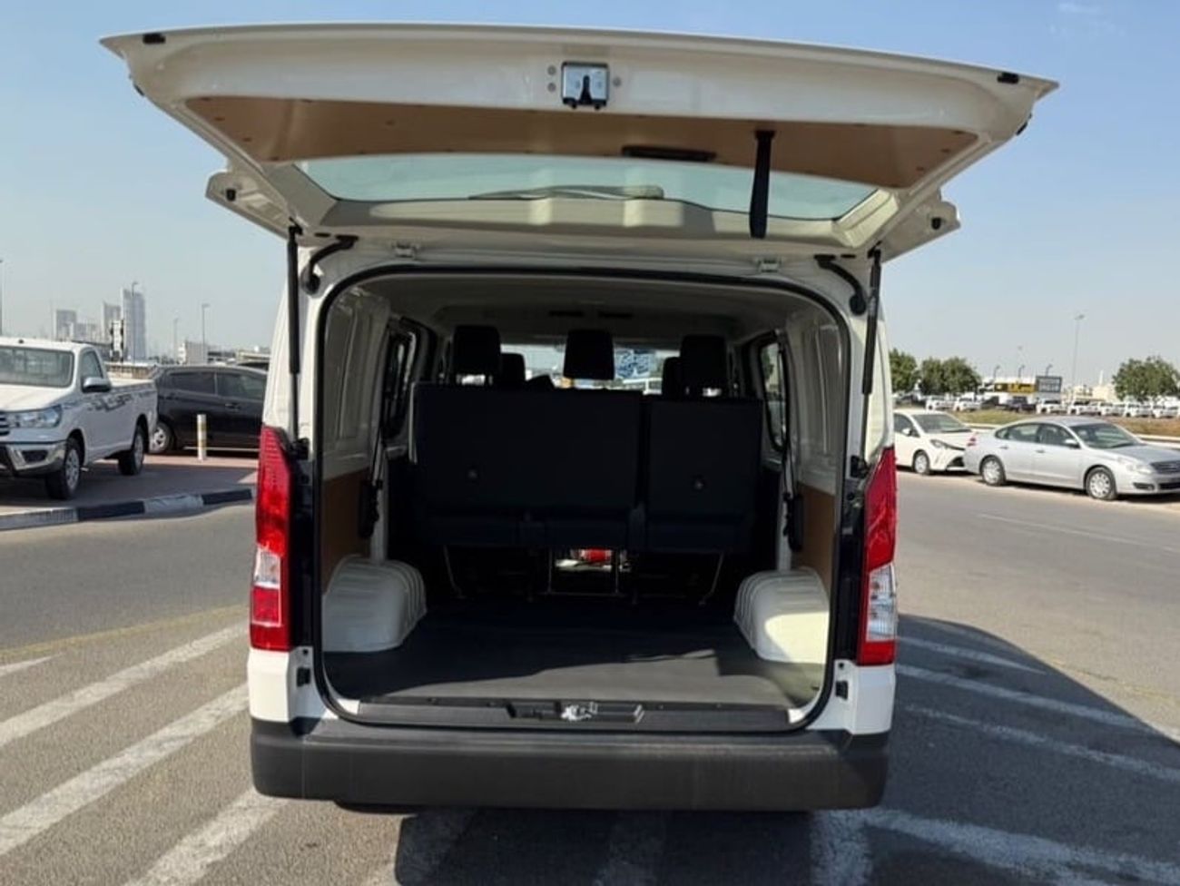 Toyota Hiace Hiace 3.5 MT petrol semi Cargo 2026