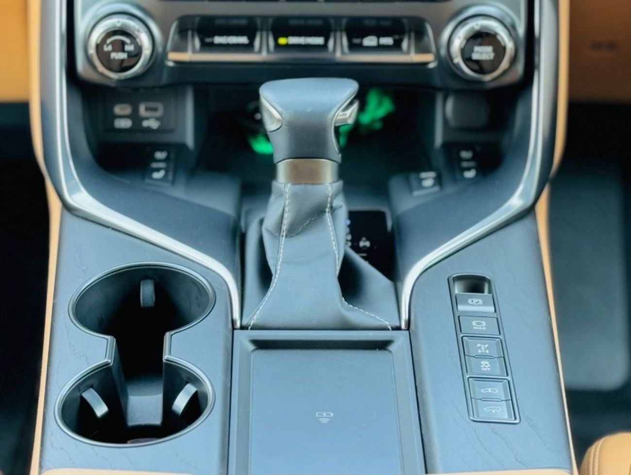 لكزس LX 600 Lexus lx 600 brand new full option top of the range