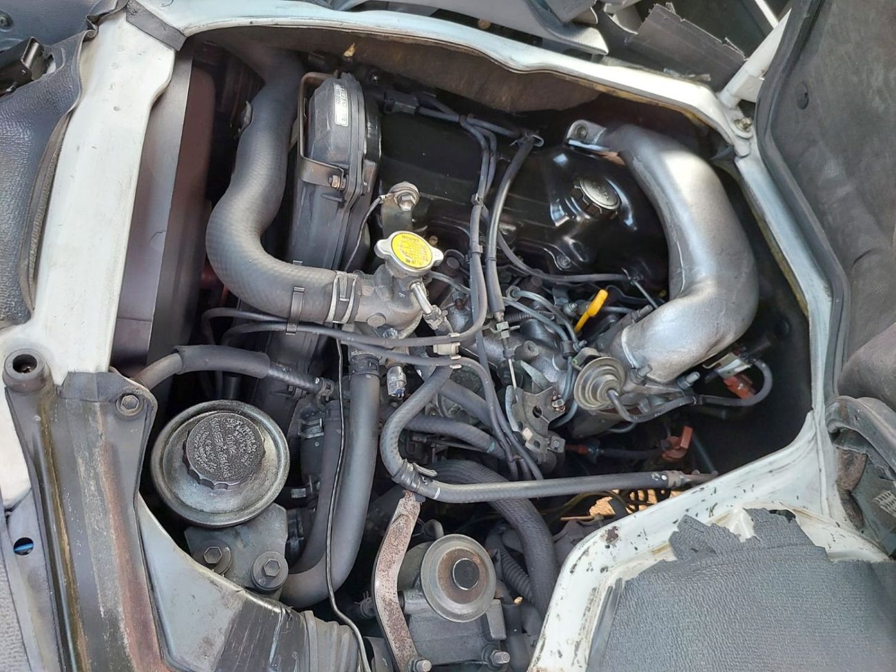 تويوتا هاياس TOYOTA HIACE COMMUTER VAN RHD 2003 MODEL 3.0 L DIESEL AUTOMATIC(PM03773)