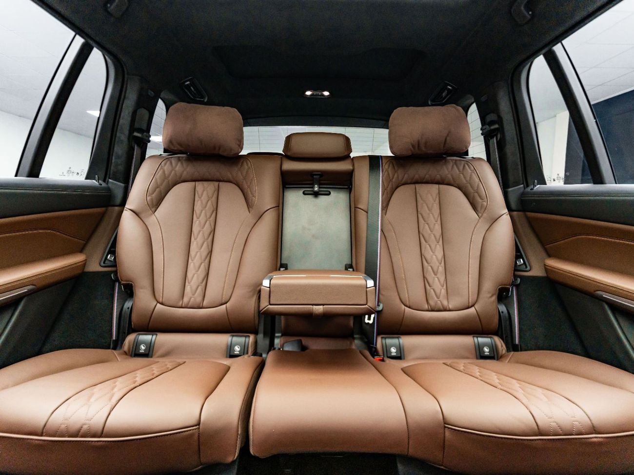 BMW X7 40i 3.0L BMW X7 xDrive40i, August 2028 BMW Warranty + Service Contract, Low KMs, GCC