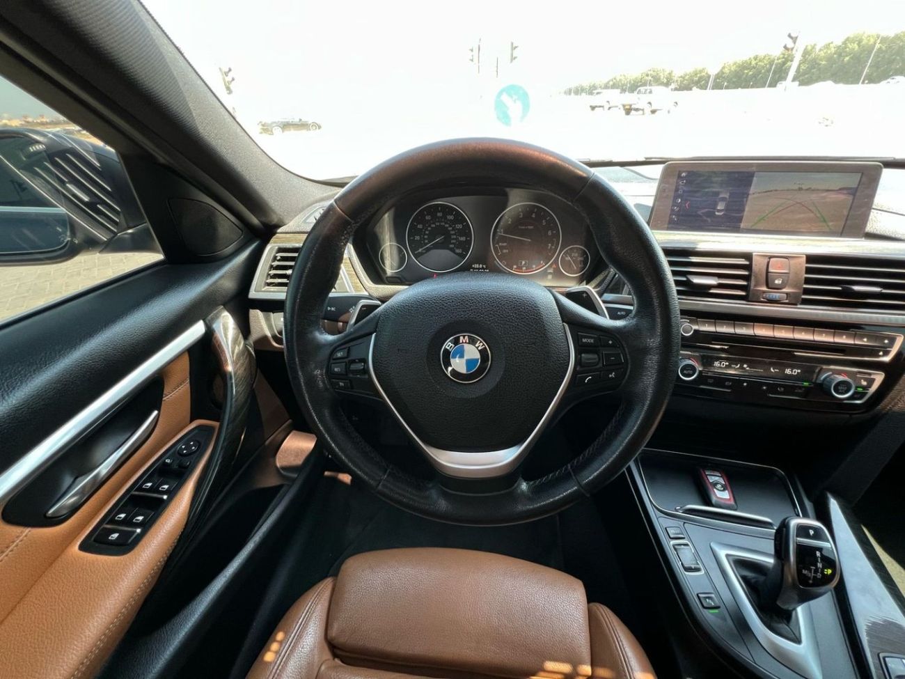 بي أم دبليو 330i Std 2.0L German import