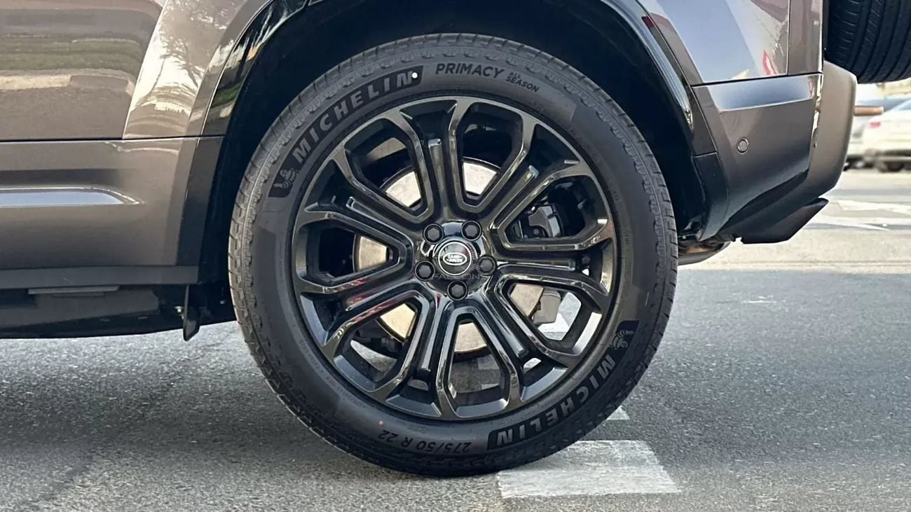 لاند روفر ديفندر 4.4L OCTA AWD 5DR SWB AT