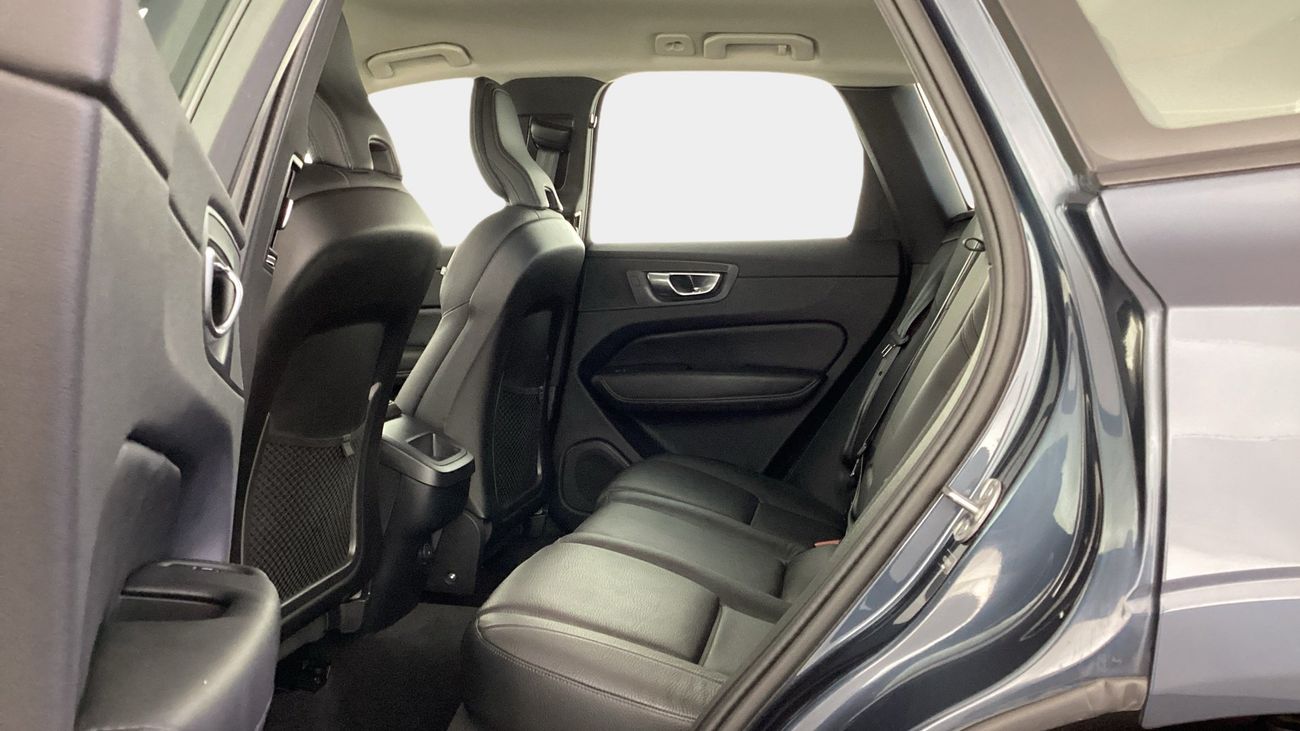 فولفو XC 60 B5 CORE AT | شامل الضمان | 0 ﺪﻔﻋﺓ ﺃﻮﻟﻯ