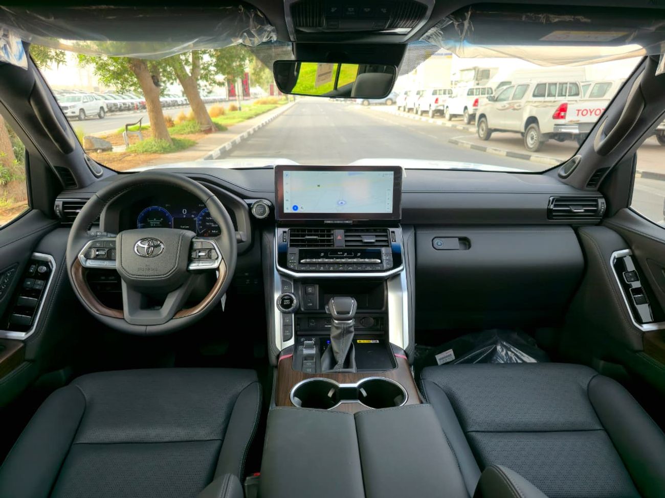 Toyota Land Cruiser LC300 VX 4.0 - HIGH OPTIONS - MEMORY SEAT - JBL SOUND SYSTEM - RADAR - 2025 MODEL - BLACK INSIDE BLA