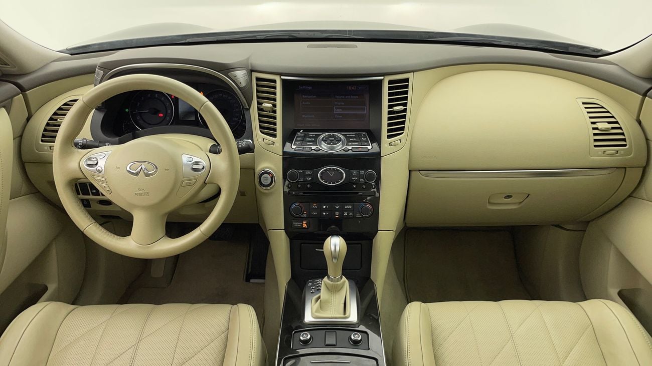 إنفينيتي QX70 LUXURY 3.7 | بدون دفعة مقدمة | اختبار القيادة في المنزل