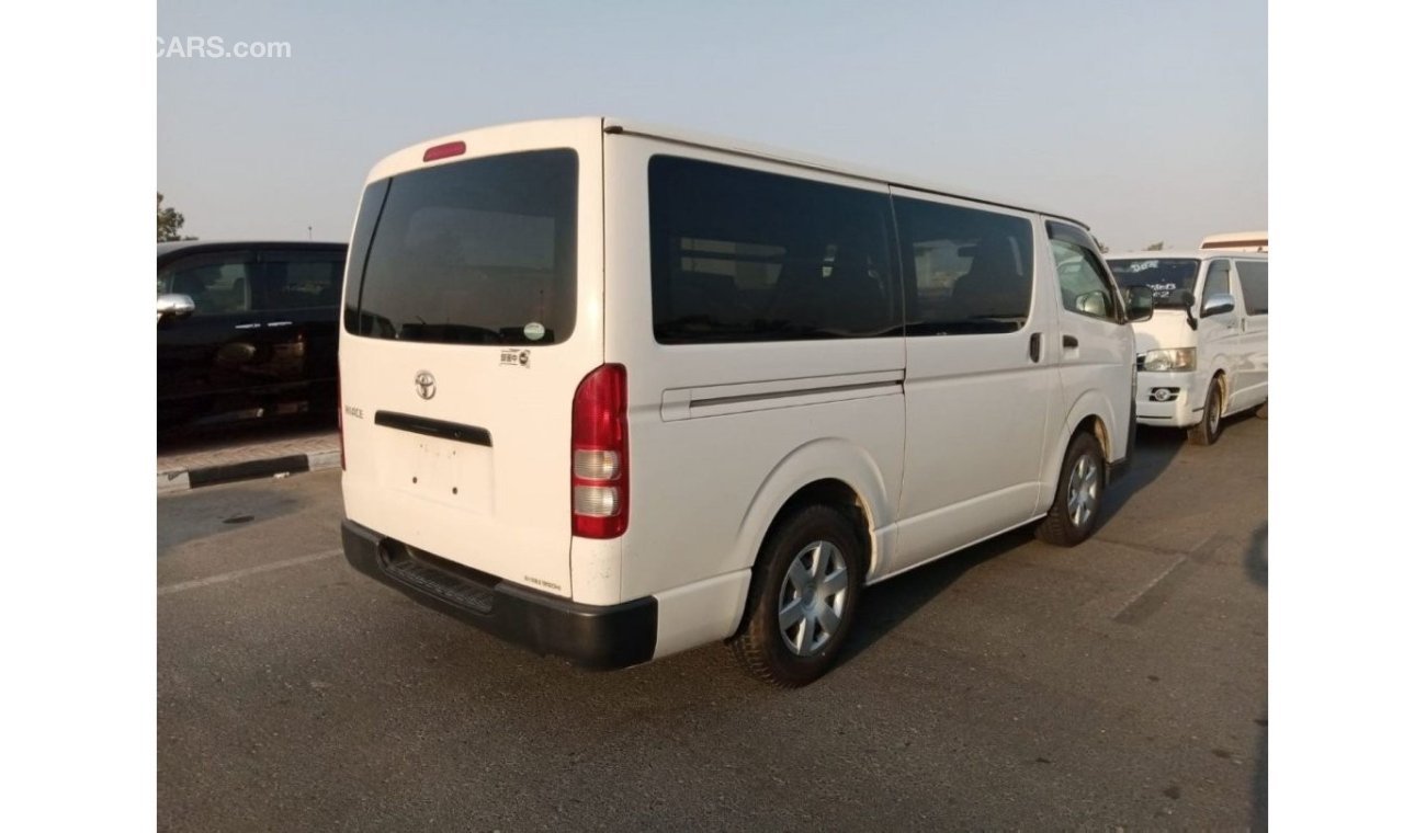 تويوتا هاياس TOYOTA HIACE VAN RIGHT HAND DRIVE (PM 892)