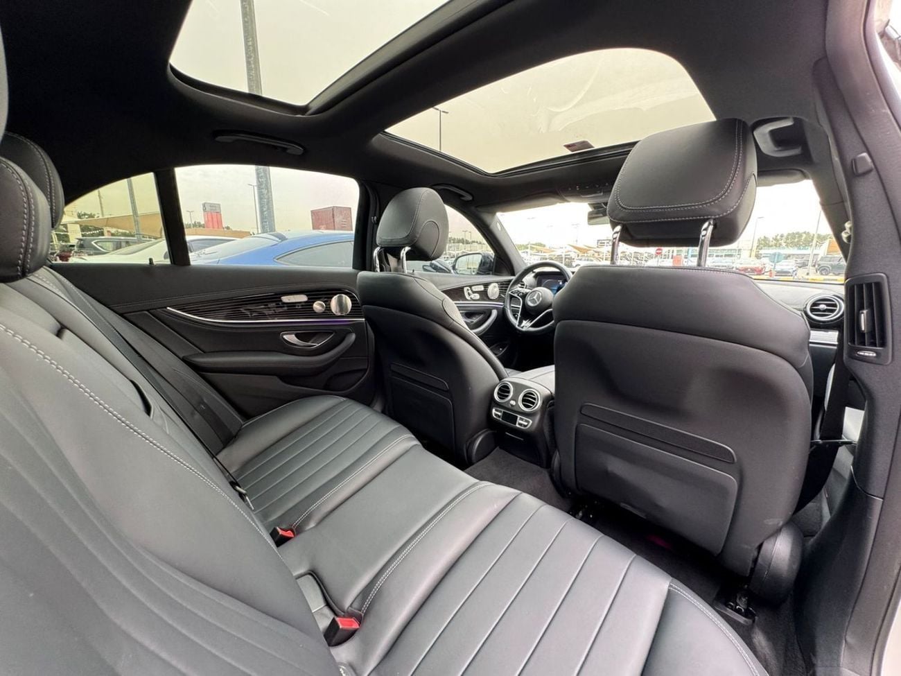 مرسيدس بنز E 450 PREMIUM PLUS MERCEDES  E450 hybrid 2022 full option best price!!!!