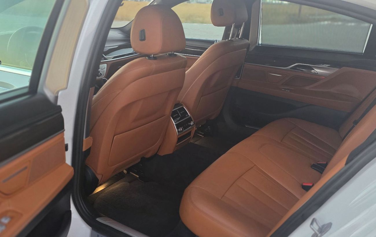 بي أم دبليو 730Li