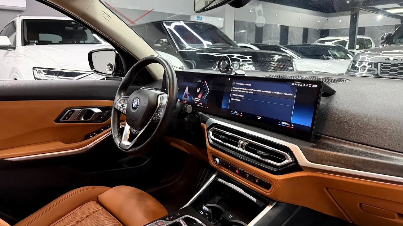 BMW 330i LUXURY LINE