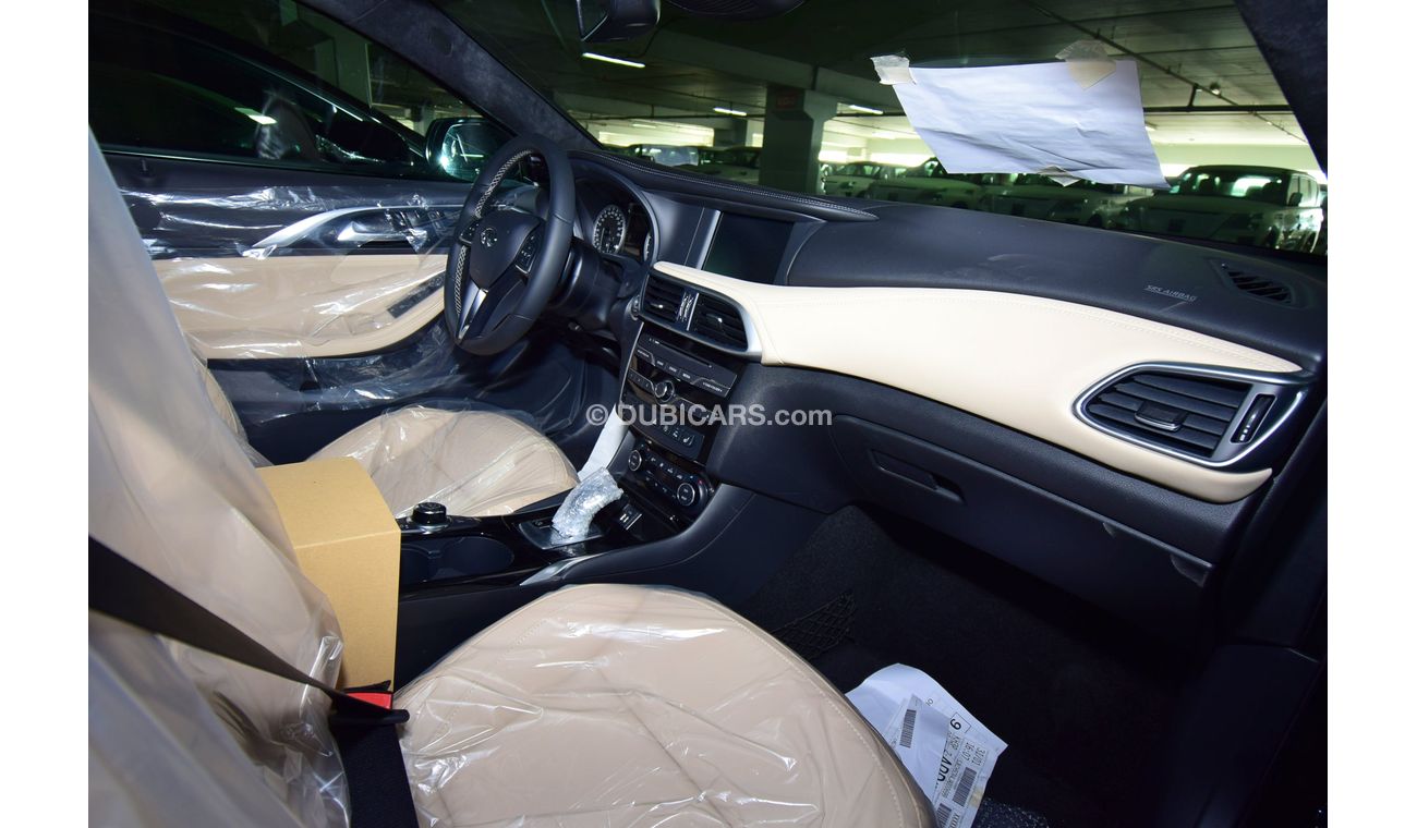 Infiniti QX30 2.0t Luxe + Sensory 2018 Model GCC Specs with 3 Years Warranty or 100,000KM!!