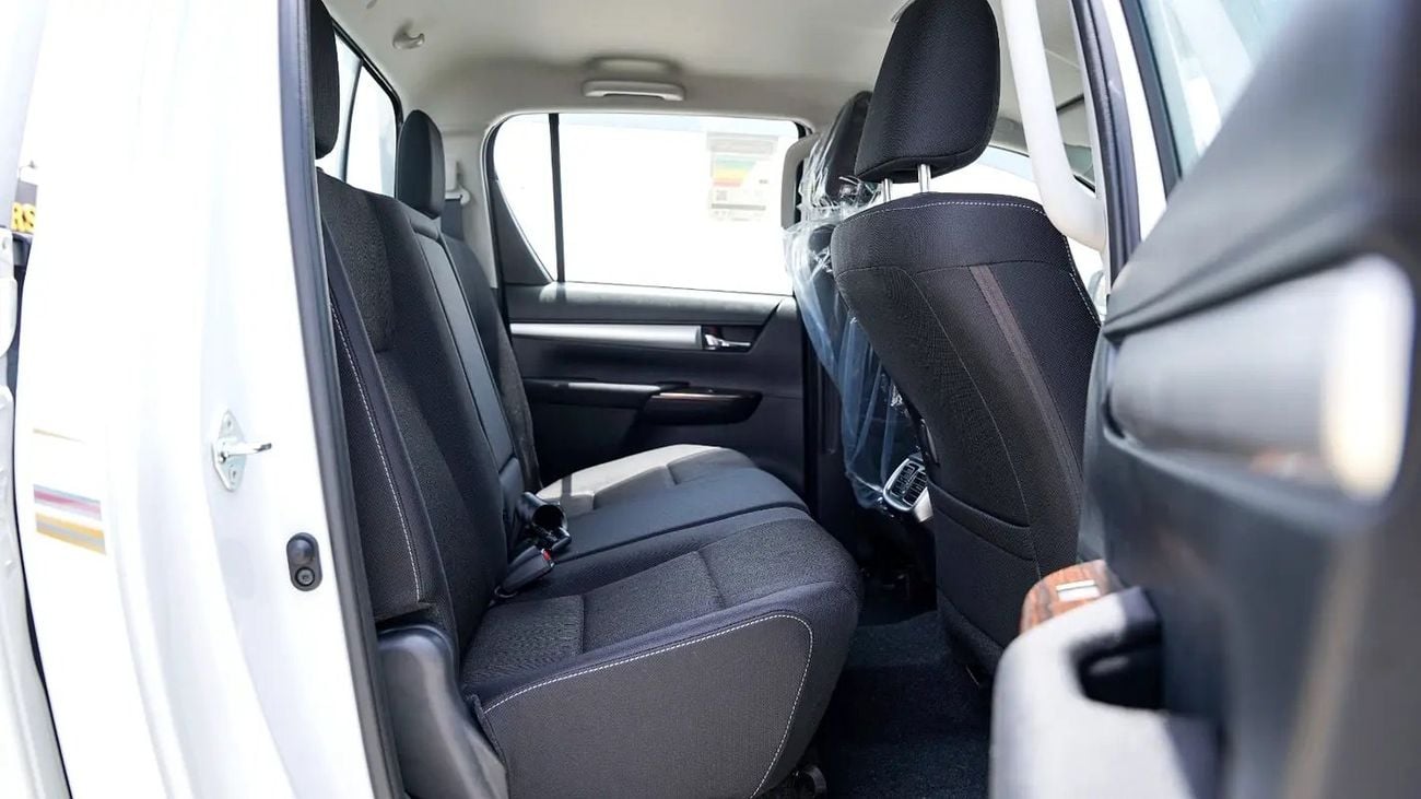Toyota Hilux SR5 (NON GCC) Brand 2.7 A/T FULL OPTION PUSH START Double Cab GLX | GCC Specs