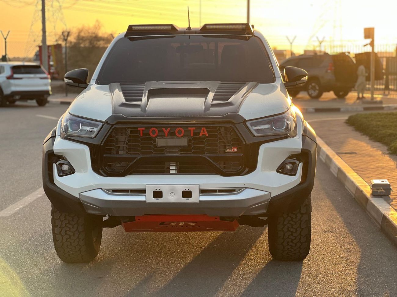 Toyota Hilux Toyota Hilux 2016model Modified 2024 Adventure 2.7 4x4 petrol Engine Colour white push start Transmi