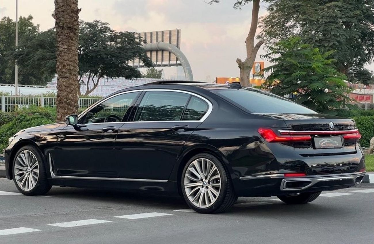 BMW 730Li Pure Excellence BMW 730Li GCC 2022 UNDER WARRANTY AND SERVICE CONTRACT ORIGINAL PAIN